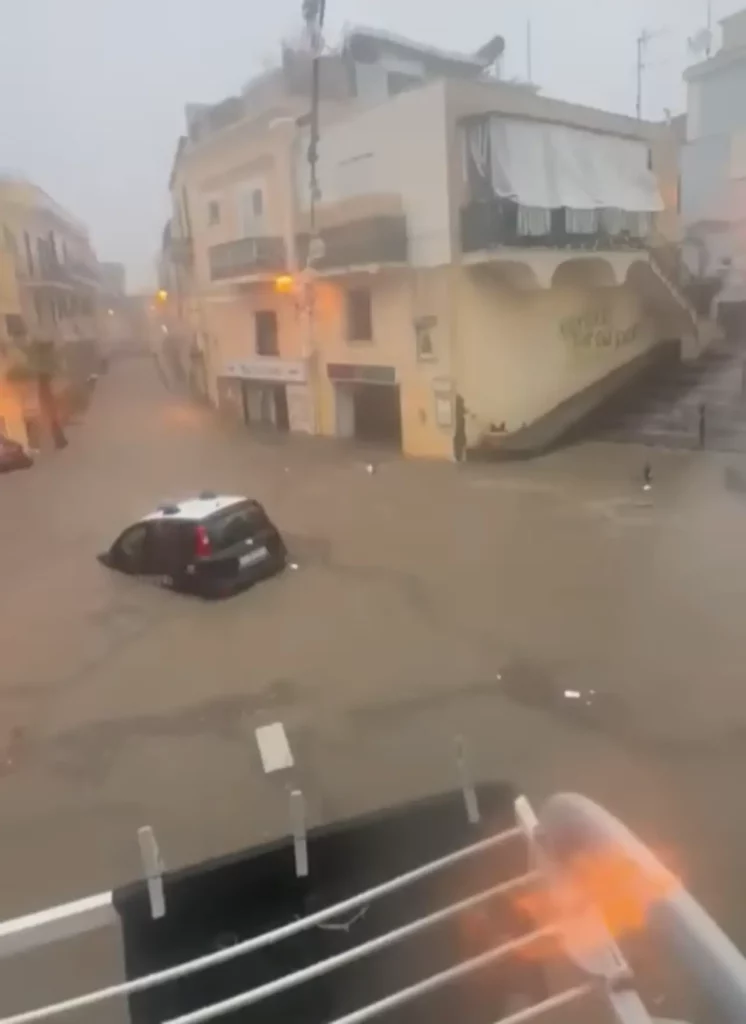 Strade allagate a Forio d’Ischia