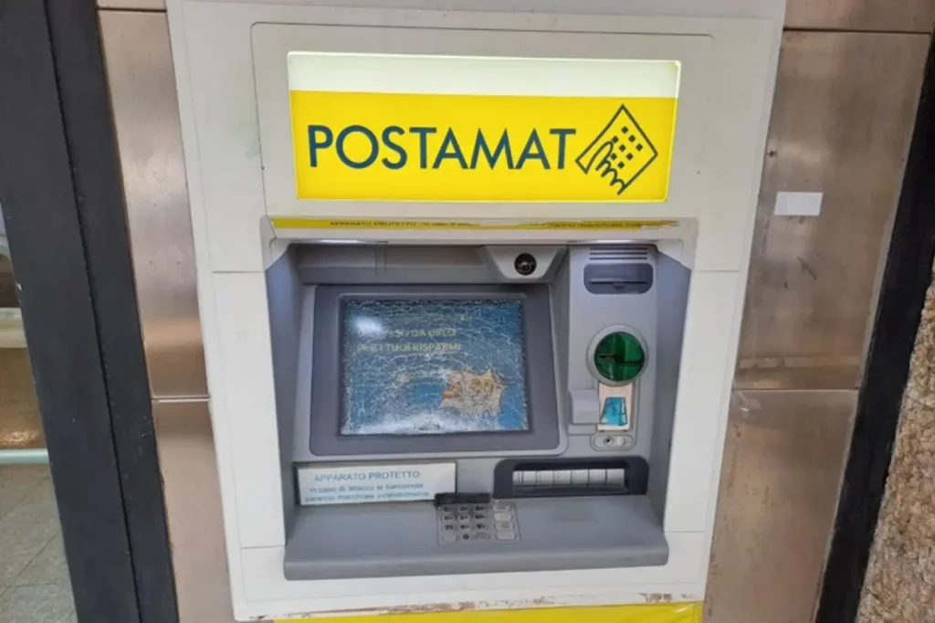 assalto Postamat Scampitella