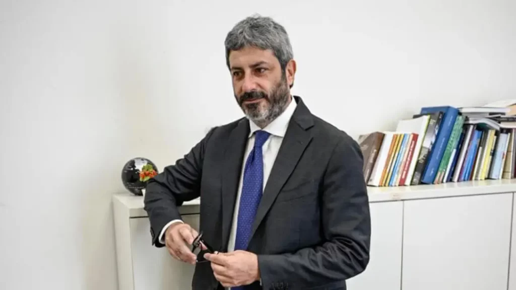 Roberto Fico presenta il programma per la Campania