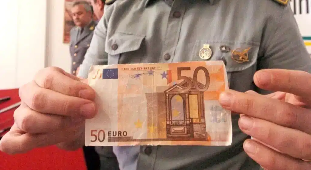 banconota falsa