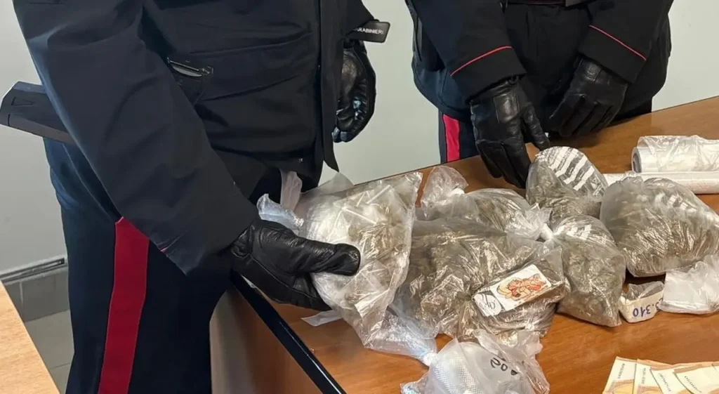 Cercola controlli droga scuola