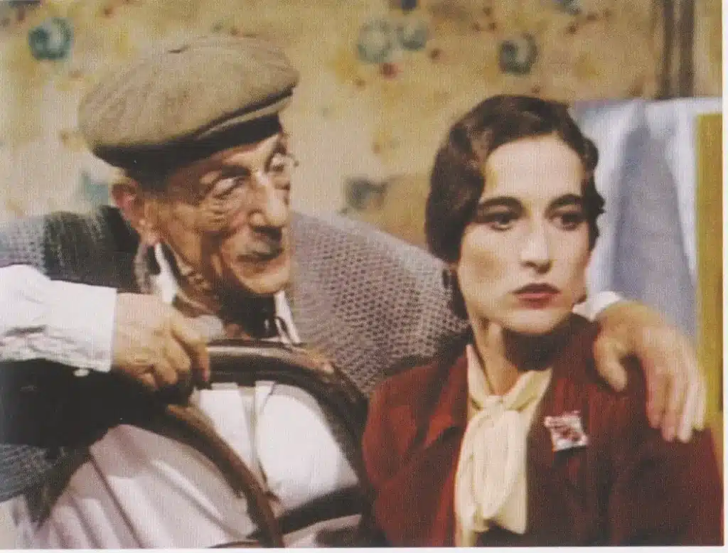 Lina Sastri ed Eduardo De Filippo in un scena di Natale in Casa Cupiello