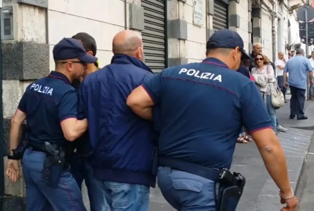 Polizia arresta un uomo