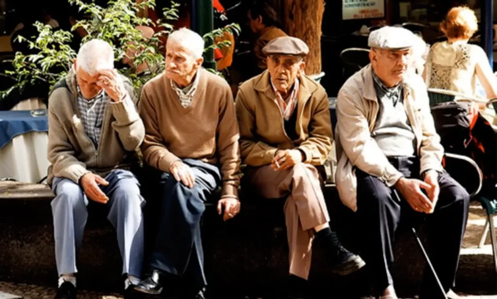 Gruppo di anziani