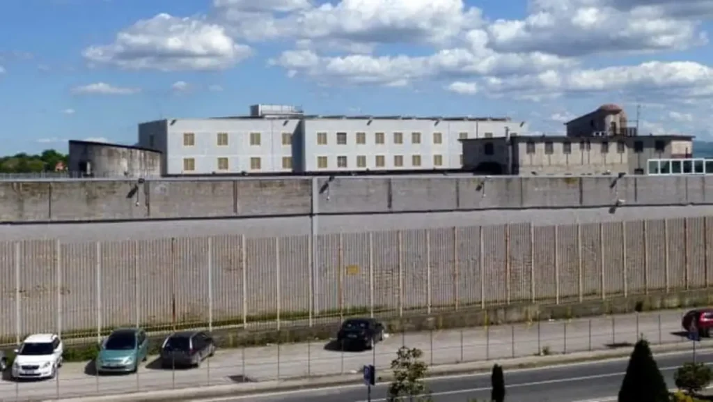 suicidio carcere Ariano Irpino