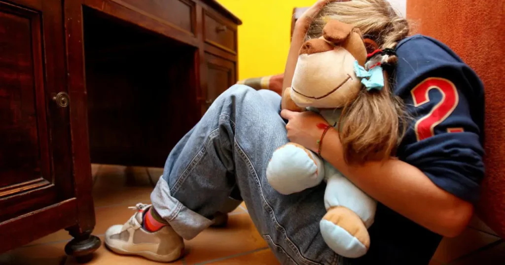 violenza sessuale figlia minore Agropoli