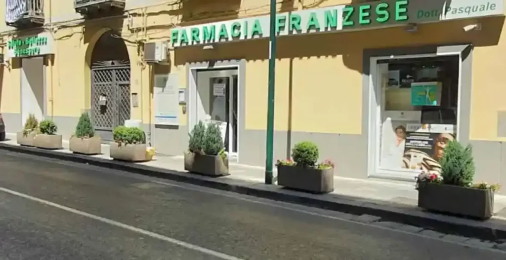 furto farmacia Napoli