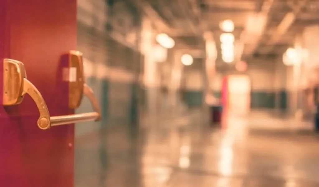 Il corridoio di una scuola