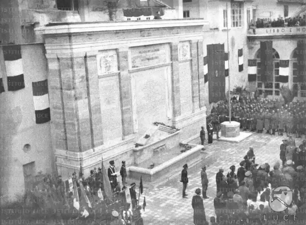 Foto inaugurazione del Monumero Scalera