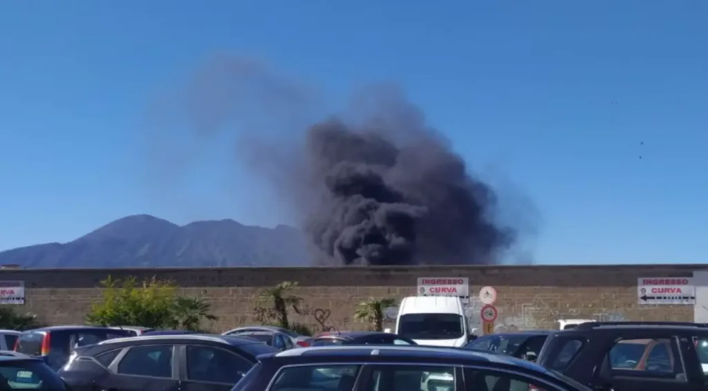 L'incendio a Palma Campania