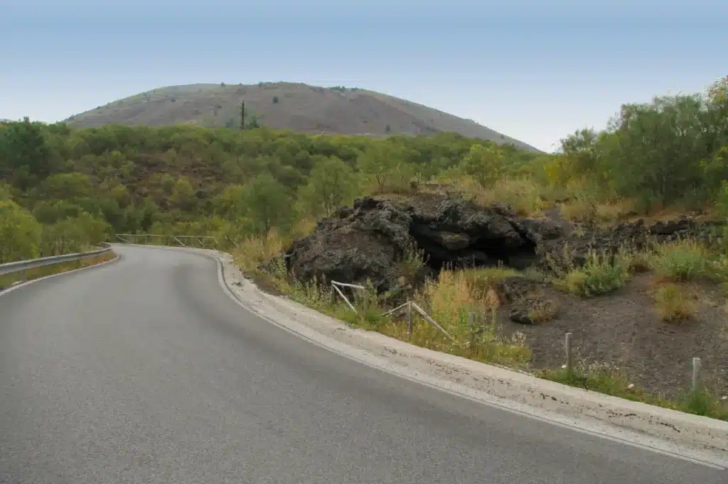 La strada per il cratere del Vesuvio