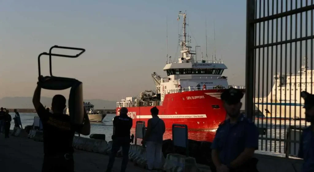 sbarco migranti Napoli