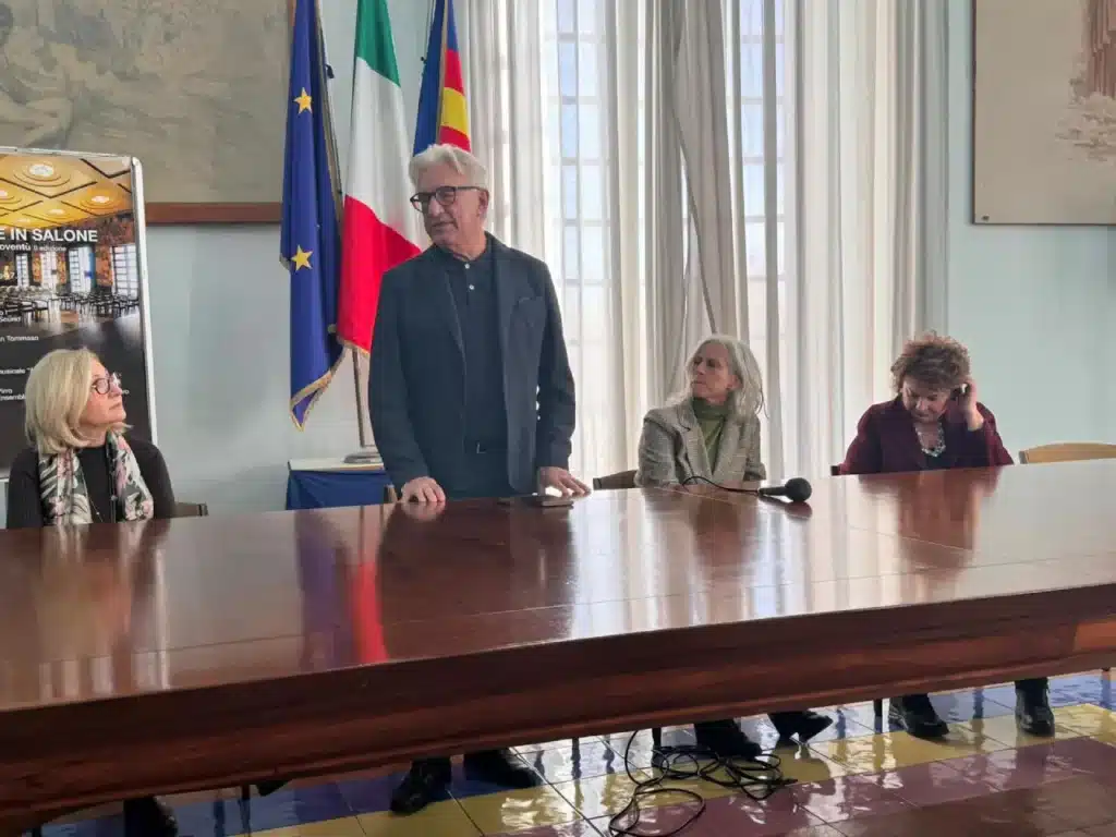 presentazione Sinfonie in Salone Salerno