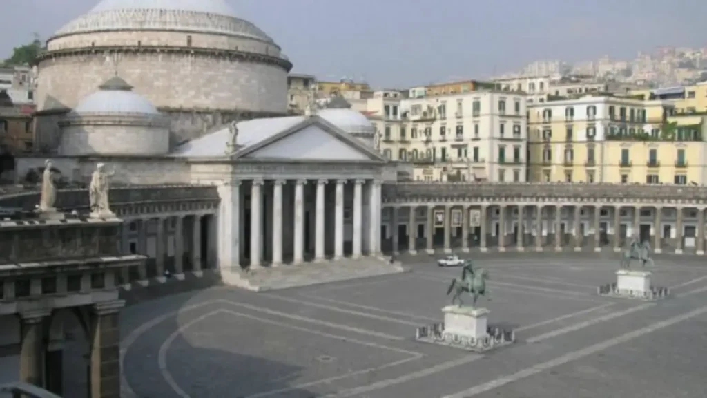 spari piazza del Plebiscito