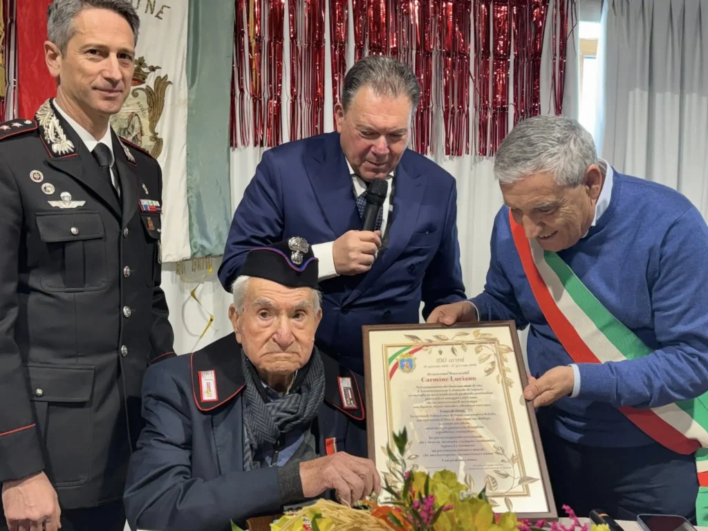 Carmine Luciano festeggia cento anni: la festa con il saluto dell’Arma dei Carabinieri - Foto Facebook
