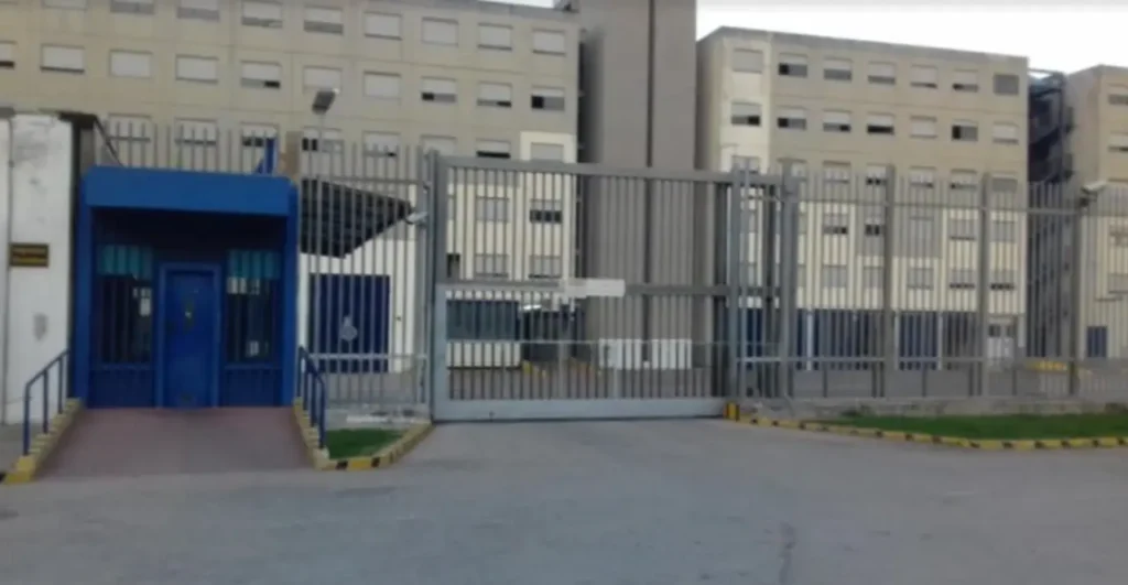entrata del Centro Penitenziario di Secondigliano