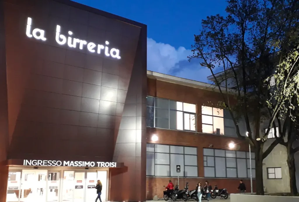bambino caduto centro commerciale Miano
