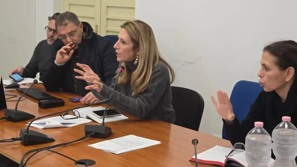 Incendio Teatro Sannazaro: incontro in Prima Municipalità tra Istituzioni e residenti