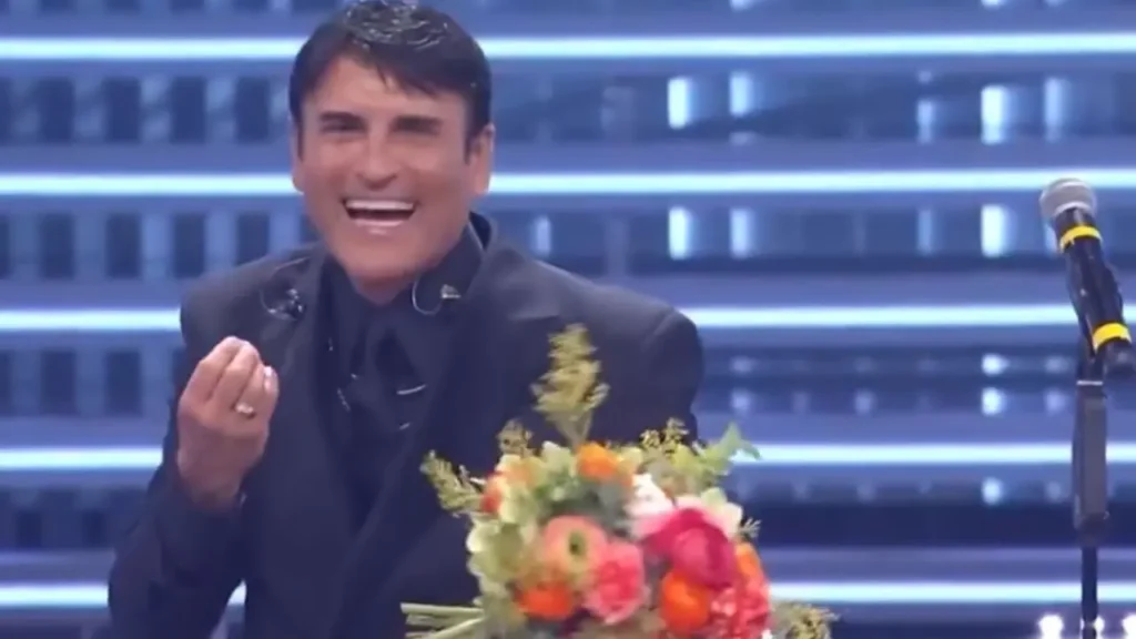 Sal Da Vinci durante la terza serata del Festival di Sanremo