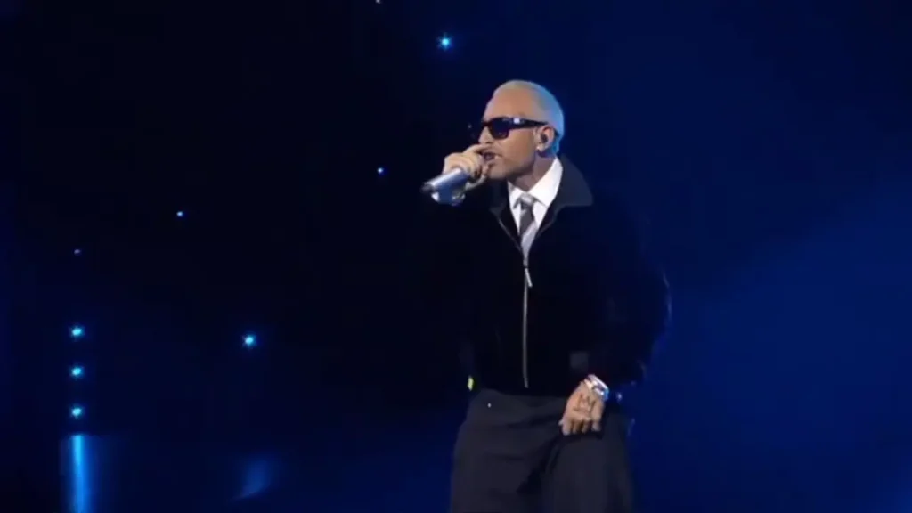 Luché durante la terza serata del Festival di Sanremo.