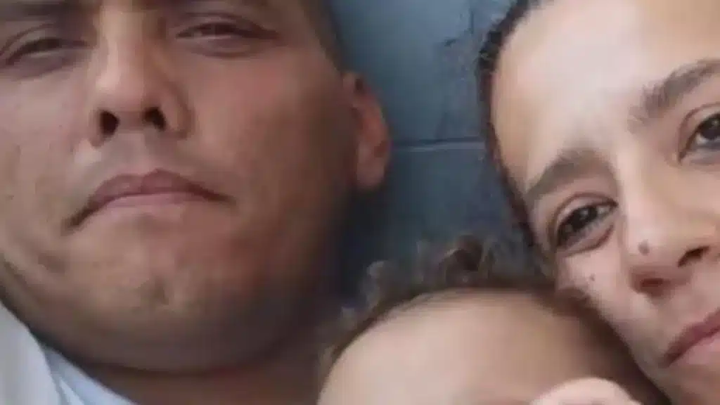 Antonio Caliendo con la moglie e il figlio Domenico.