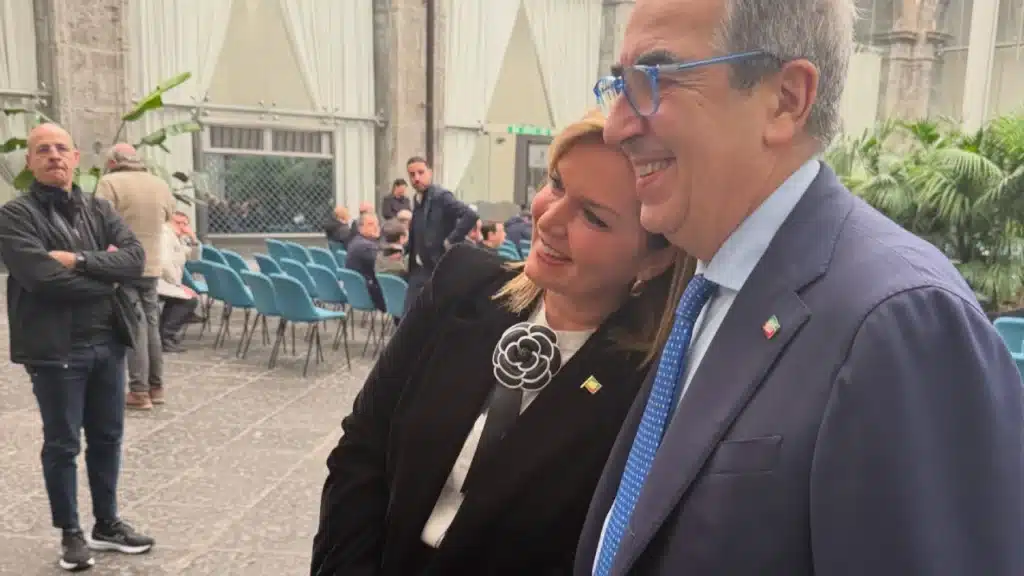 Iris Savastano e Maurizio Gasparri FOTO: Profilo Facebook