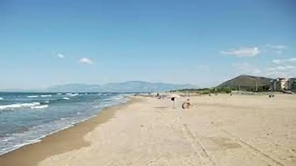 veduta spiaggia mondragone