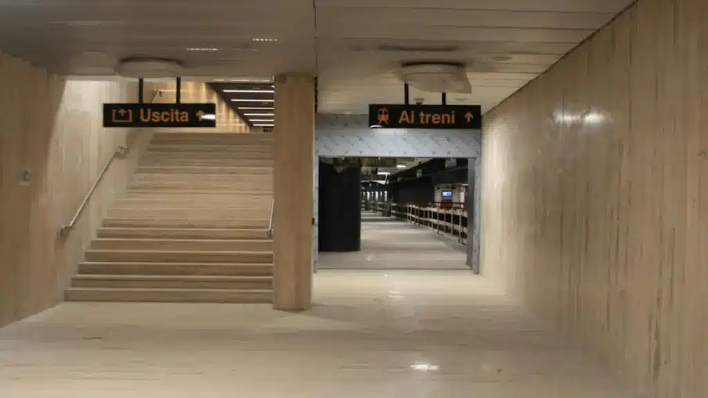 Stazione metro Tribunale Linea 1 Napoli