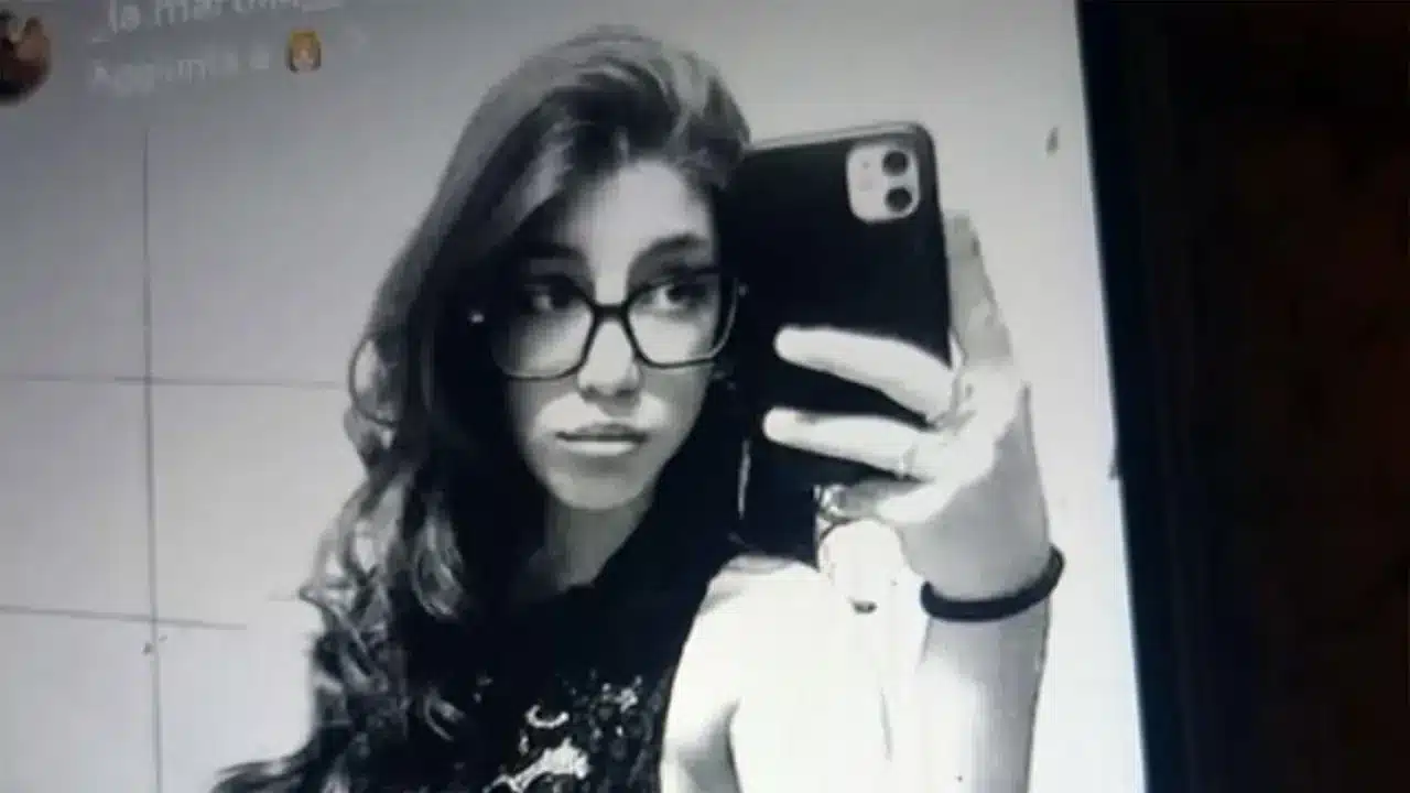 Processo Martina Carbonaro, scoperti nuovi messaggi della 14enne. Il legale della famiglia: “Si confidava con ChatGPT”