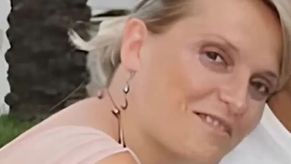Antonella Iaccarino bruciata viva da un vicino dopo una lite per un parcheggio.