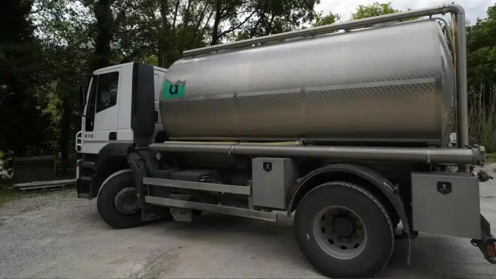 Autobotte. Immagine di repertorio.