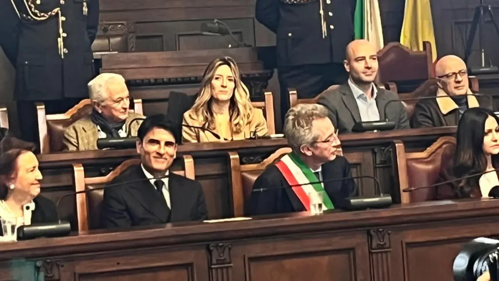 Sal Da Vinci e il sindaco di Napoli Gaetano Manfredi