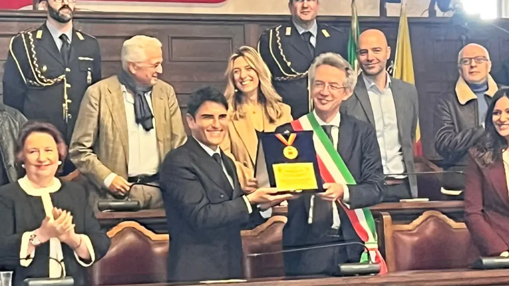 Sal Da Vinci e il sindaco di Napoli Gaetano Manfredi