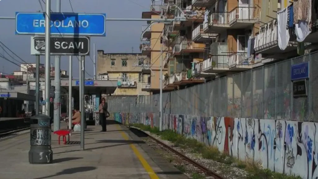 La stazione della Circumvesuviana, Ercolano Scavi