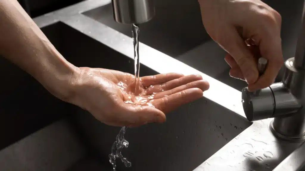 acqua rubinetto immagine di repertorio