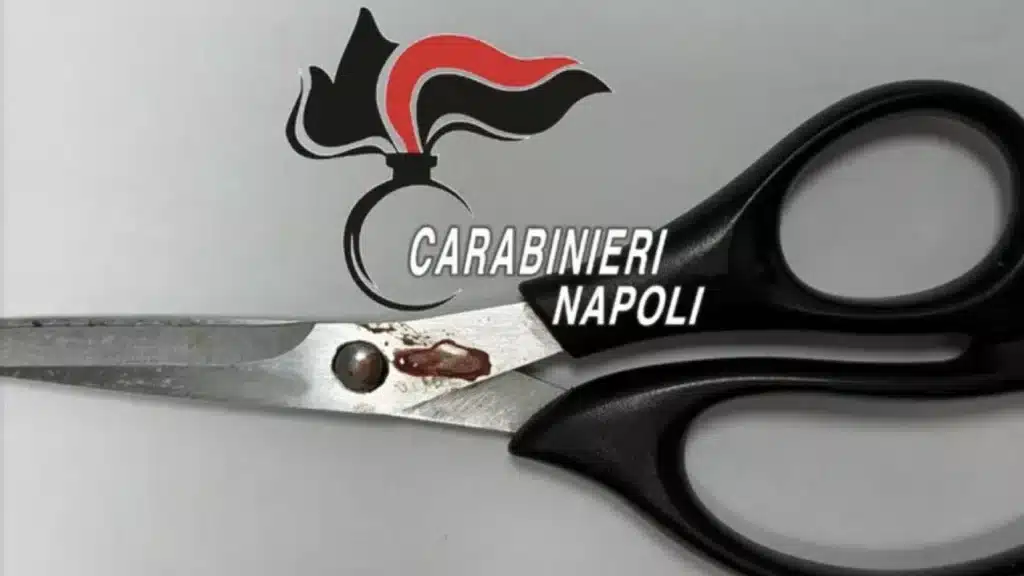 forbici - carabinieri Napoli