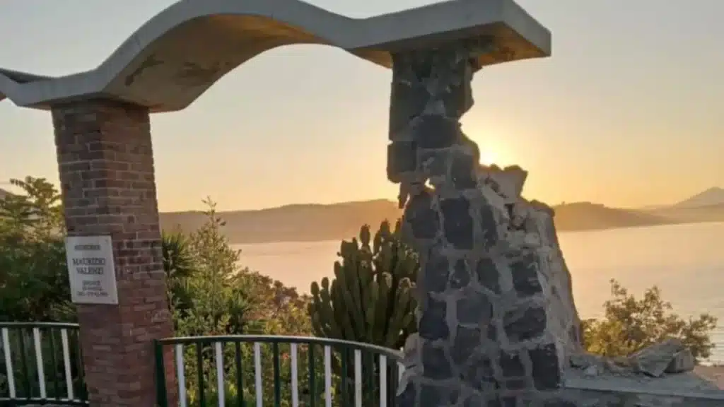 Arco di Belvedere, a Bacoli