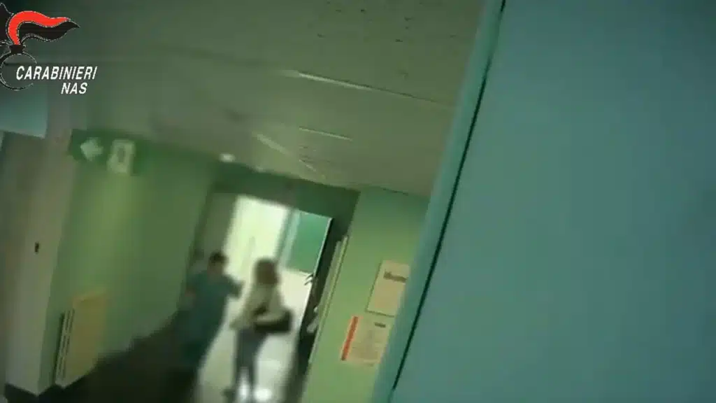 frame video carabinieri Nas