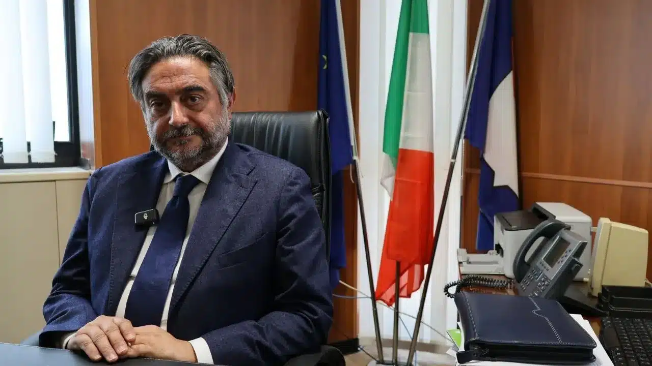 Turismo in Campania, la mossa solitaria dell’ex assessore Matera spacca il PD: aperto il caso politico in Regione