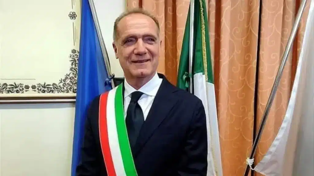 Luigi Mennella, sindaco di Torre del Greco. Dal suo profilo Facebook
