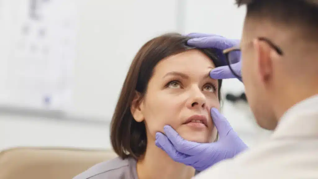 Visita oculistica-Immagine di repertorio