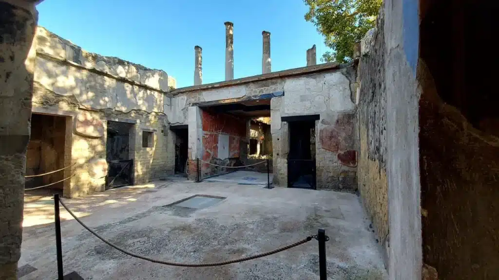 Casa del Mobilio Carbonizzato